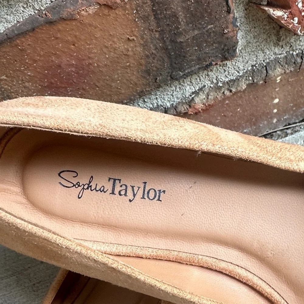 NWOT sophia taylor Tan Suede Women's Flats 7 1/2